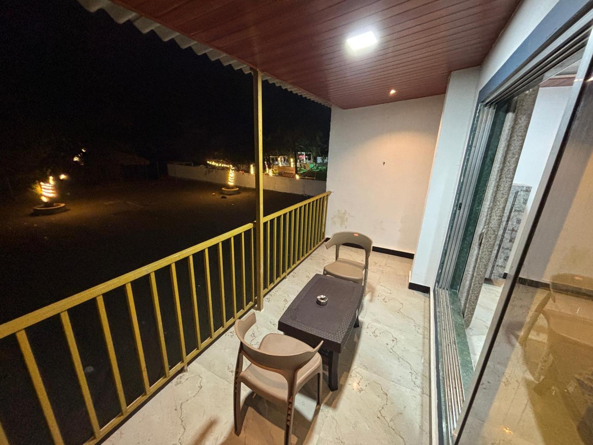 Sea Royal Rooms And Cafe Virār Exterior photo